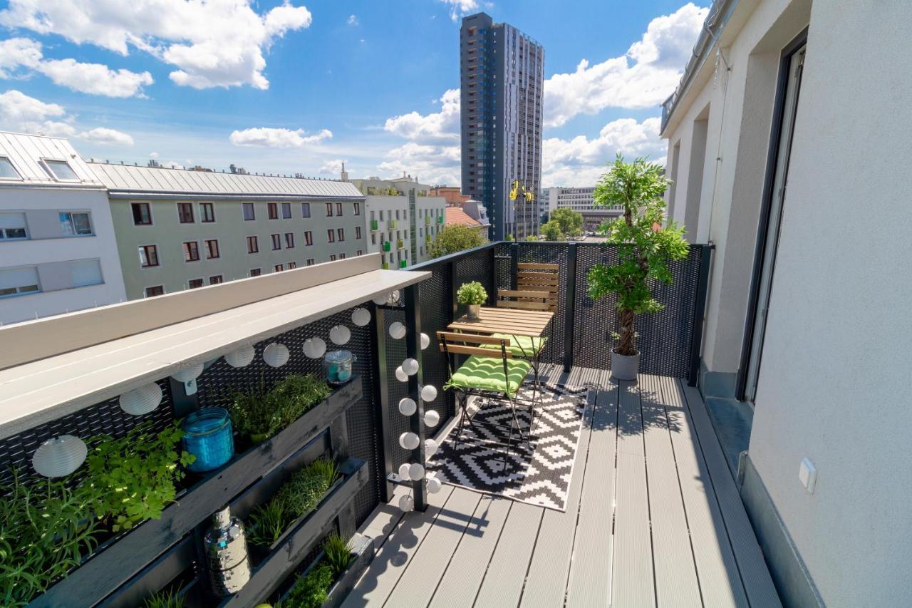 Boutique Sky City Apt. With Balcony / Top Spot Wien Exteriör bild