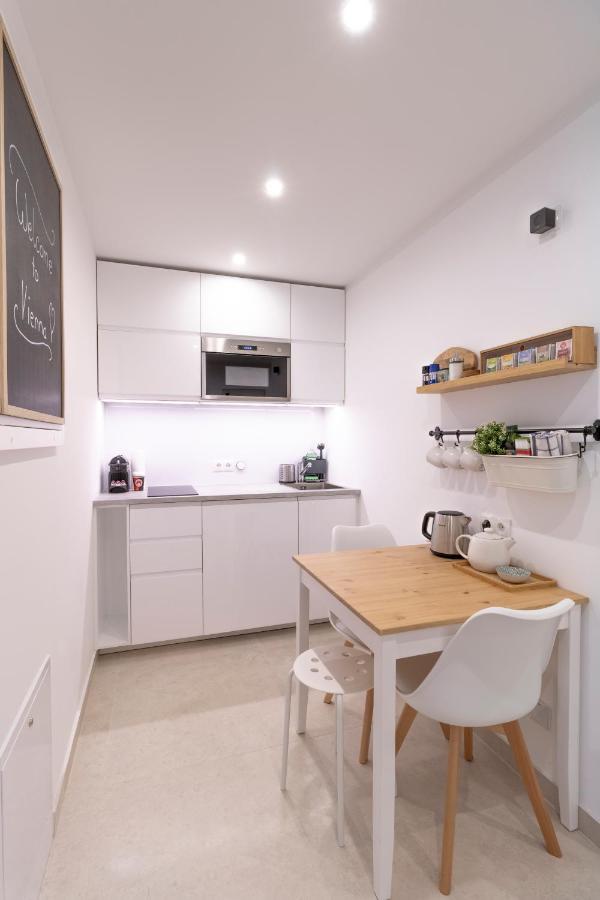 Boutique Sky City Apt. With Balcony / Top Spot Wien Exteriör bild